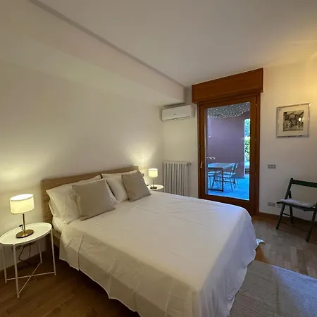 La Caletta Apartment- Panoramic Shared Pool, Secured Parking, Water Activities *